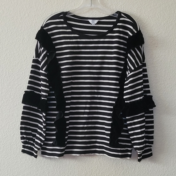 Crown & Ivy Petite Black And White Sweater With Velvet Trim Size Large - Picture 1 of 2